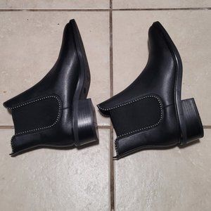 Coach Bowery Black Bead Leather Short Ankle Boots Bootie size 7
